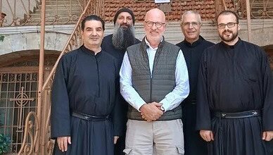 القنصل العام لفرنسا في لبنان زار دير مار أنطونيوس قزحيا