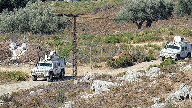 اليونيفيل تؤكد إطلاق النار على قواتها في جنوب لبنان وتدعو للحذر