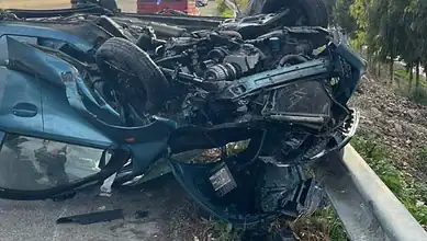 انقلاب سيارة  على أوتوستراد صيدا – صور في محلة أنصارية وجرح من بداحلها