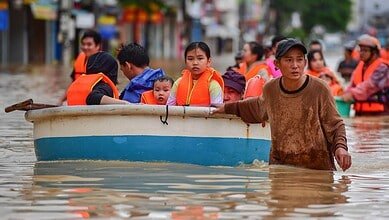 فيضانات فيتنام: الأمطار الغزيرة تخلّف ما لا يقل عن 90 قتيلاً و12 مفقوداً