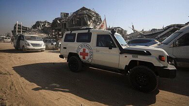 حماس والجهاد الإسلامي تنويان تسليم جثة رهينة إسرائيلي اليوم، وإسرائيل تعتبر أي تأخير "خرقاً للاتفاق"