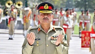 من هو قائد الجيش الباكستاني، المشير عاصم منير، الذي حصل على حصانة مدى الحياة بعد تعديل دستوري؟ #عاجل