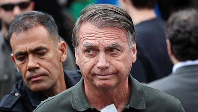 اعتقال جايير بولسونارو بعد اتهامه بمحاولة الفرار من الإقامة الجبرية