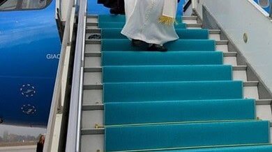 لقاء روحي غير معلن يجمع البابا وقادة مسلمين في حريصا