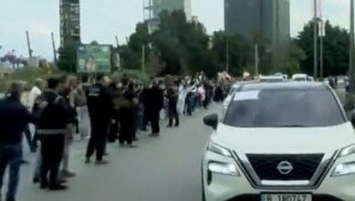 بالفيديو: البابا لاوون يشارك أهالي ضحايا انفجار 4 آب في مرفأ بيروت