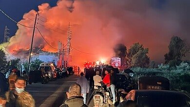 بالفيديو: حريق كبير في معمل لتدوير البلاستيك والنيلون في الحريشة – الكورة