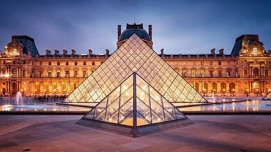 موظفو اللوفر يلغون الإضراب وقرار بإعادة فتح المتحف "كالمعتاد"