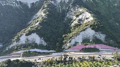 إعادة فتح طريق شكا الدولي بعد سنوات من الإقفال والتحويلات