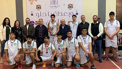 تتويج الفرق المشاركة في دورة الميلاد الرياضية 2025 في صالة ميفدون في النبطية