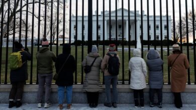 ترامب يوسّع حظر السفر الأمريكي ليشمل خمس دول إضافية