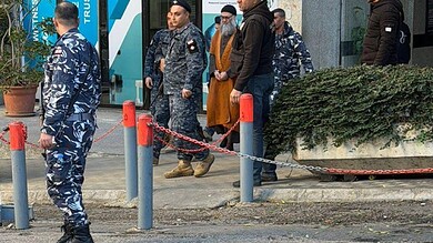 مرور موكب الشيخ أحمد الأسير يشعل تجمعًا شعبيًا في الطريق الجديدة