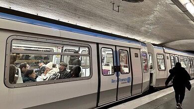 Un suspect interpellé après une attaque au couteau dans le métro parisien