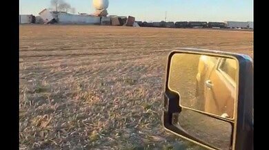 Video: CSX Freight Train Carrying Molten Sulfur Derails in Kentucky, Sparks Fire