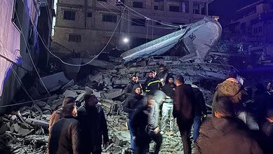 بالفيديو: الاستهداف على بلدة المنارة يدمّر منزلاً ويخلّف أضرارًا جسيمة بالمحيط