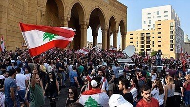 ضريبة الصيرفة تشعل الشارع: تحرك مرتقب تقوده الثورة