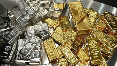 الذهب يتراجع بعد يوم قياسي عند 4600 دولار وسط مخاوف جيوسياسية واقتصادية