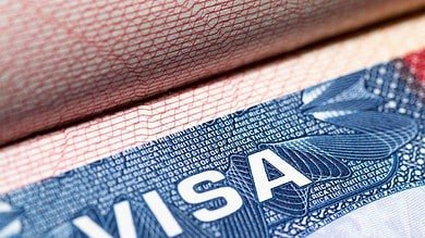 قرار أميركي مفاجئ يطال رعايا دول عربية وروسيا وإيران