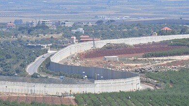 مسيرة تستهدف حي المسارب في العديسة بقنبلة صوتية أثناء تفكيك عبوات ناسفة