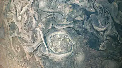 المشتري يكشف أسراره: نموذج جديد للغلاف الجوي يغيّر فهم العلماء