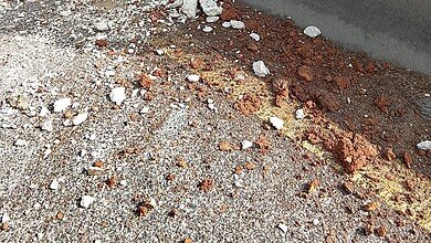 بالفيديو: مسيرة استهدفت سيارة عند مفترق مجدلون طريق بعلبك الدولي