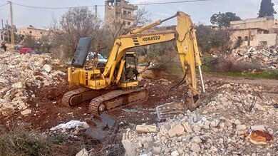 بالفيديو: إلقاء عبوات متفجرة على حفارة في بليدا