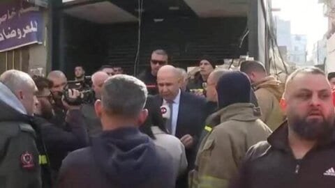 ركام المبنى المنهار