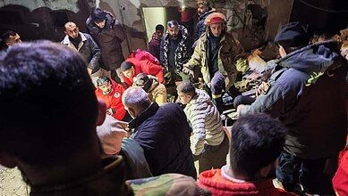 رفع الأنقاض مستمر في القبة وسط مؤشرات عن ناجين تحت الركام