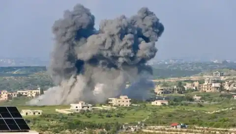 قذائف ضوئية فوق الناقورة بالتزامن مع قذائف مدفعية على خراج بلدة يارين 1 خراج بلدة يارين