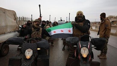 الجيش السوري يعلن غرب الفرات "منطقة عسكرية مغلقة" بعد سيطرته على مساحات واسعة من ريف حلب الشرقي