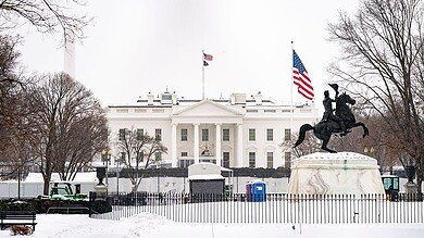 أوروبا بدأت تستيقظ أخيراً على "خطر" تهديدات ترامب – مقال في الفاينانشيال تايمز