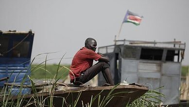 مئات القتلى وعشرات آلاف النازحين بعد تجدد القتال في جنوب السودان، وتحذير من خطر "صراع عرقي" #عاجل