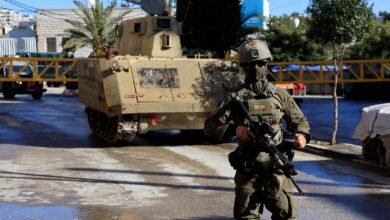 الجيش الإسرائيلي يواصل عمليته العسكرية في الخليل لليوم الثالث، ويهدم منزلاً من أربعة طوابق في شقبا غرب رام الله