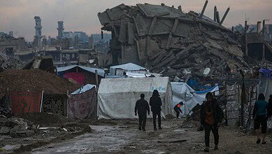 تحفّظ دولي على "مجلس السلام" الذي اقترحه ترامب مقابل مليار دولار للمقعد الدائم، وغزة تواجه كارثة إنسانية متفاقمة