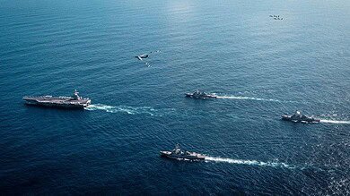 البحرية الأمريكية تعزز انتشارها في الشرق الأوسط، وإيران تُدخل "ألف طائرة مسيرة استراتيجية" إلى الخدمة العسكرية