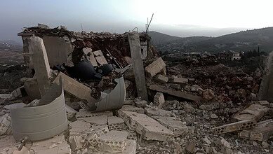 بالفيديو: توغل في بلدة رب ثلاثين وتفجير منزلين