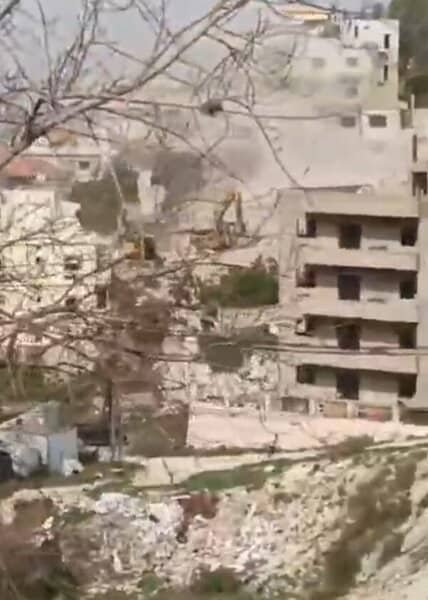 بالفيديو: استهداف جرافة في قناريت بخمسة صواريخ 1 قناريت