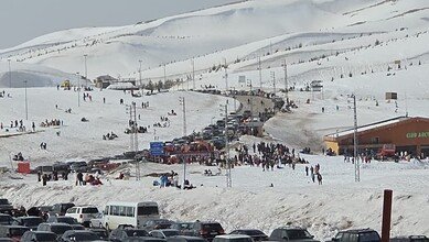 زحمة سير على طريق كفردبيان – وردة – المزار