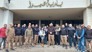 موظفو بلدية صيدا يغلقون البوابة احتجاجًا على تأخير مستحقاتهم