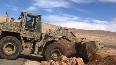 بالصور: إغلاق معابر غير شرعية في منطقتَي مرطيسا ومكيال فرح – البقاع الشمالي