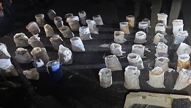 الجيش يوقف مطلوبَين ويضبط أسلحة ومخدرات في بعلبك