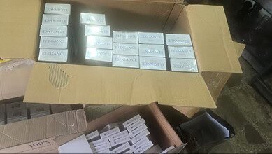 بالصور: الريجي ضبطت مصنوعات تبغية مهربة ومزورة في طرابلس