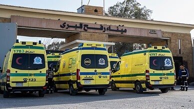 إسرائيل تُعيد فتح معبر رفح وتسمح بمرور "محدود" للسكان