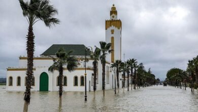 الفيضانات تحوّل القصر الكبير إلى "مدينة أشباح" والسلطات تغلق مداخلها #عاجل