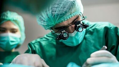 لماذا أثار مقترح بإنشاء بنك للأنسجة البشرية والتبرع بالجلد جدلاً في مصر؟