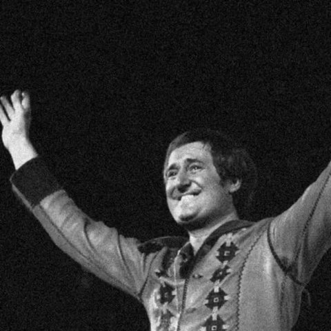 Neil Sedaka, legendary singer-songwriter, dies at 86