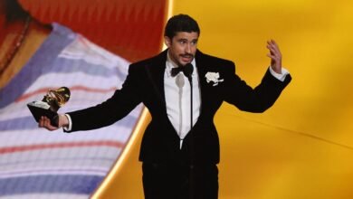 "الأرنب المشاغب" الذي أغضب ترامب يحقّق فوزاً تاريخياً في الغرامي #عاجل