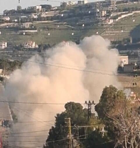 الطيران الحربي الإسرائيلي أغار على المبنى المهدد الذي يضم القرض الحسن في مدينة بنت جبيل