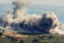 بالفيديو: مشهد مُرعب للحظة سقوط مبنى بشكل كامل في صور