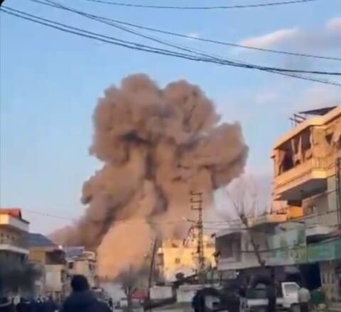 بالفيديو: المشهد من بدنايل لحظة الغارة الإسرائيلية على فرع القرض الحسن