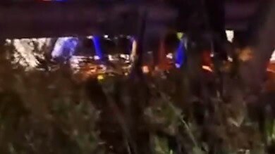 بالفيديو: اضطرّت إحدى النازحات أن تولّد على الطريق